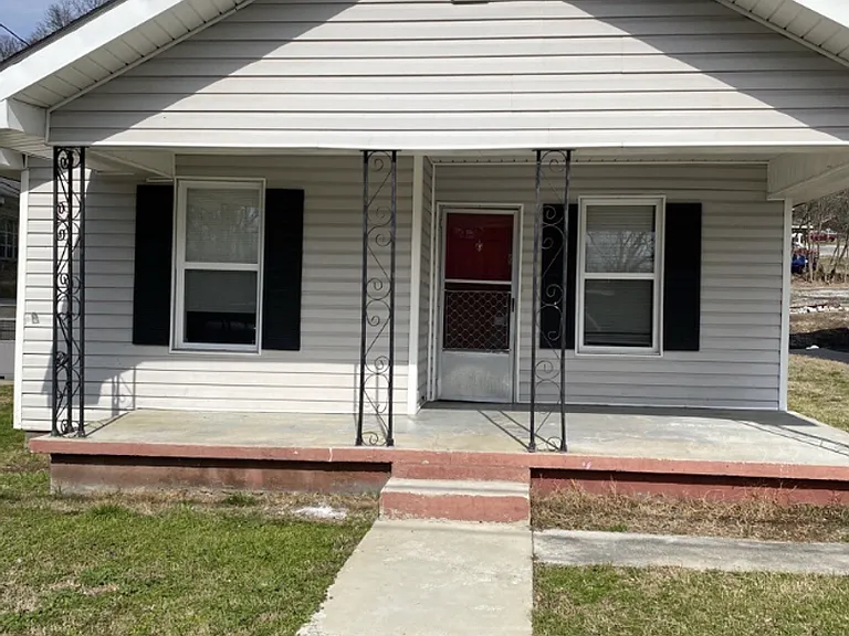 2413 Stuart St — Photo 1