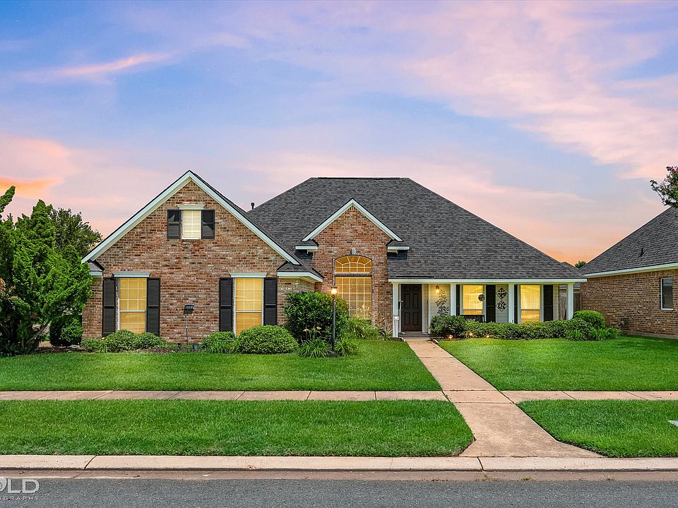 1st image of 3301 Colonial Dr