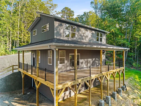 160 Blossom Rdg, Leicester, NC 28748