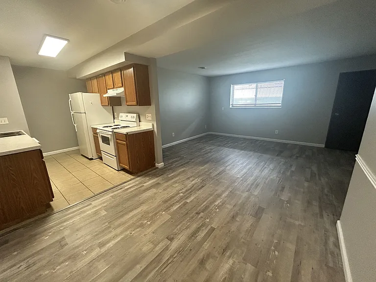 Secor Flats — Photo 57