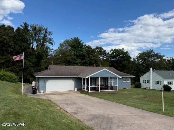 24 Greenhill Dr, Lock Haven, PA 17745