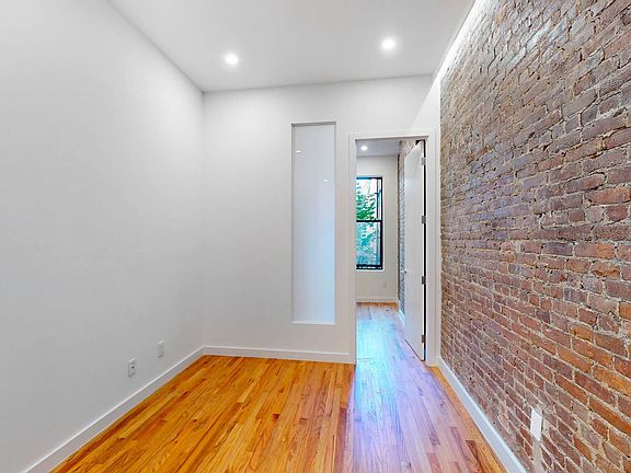 3rd image of 829 9th Ave APT 2C