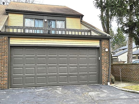 3rd image of 519 Turnberry Ln #36