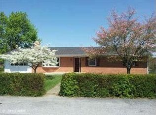 295 Pointfield Dr, Harpers Ferry, WV 25425