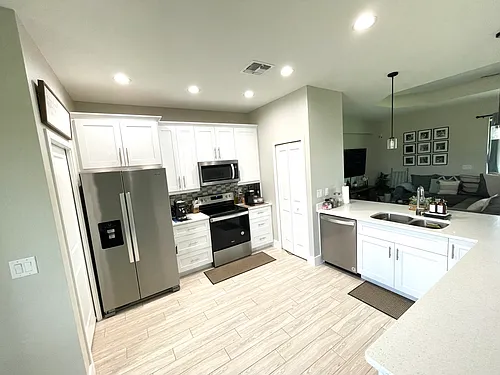 2128 SW 15th Ave Photo 1