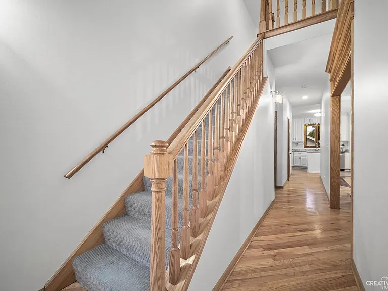 320 N Wright St — Photo 4