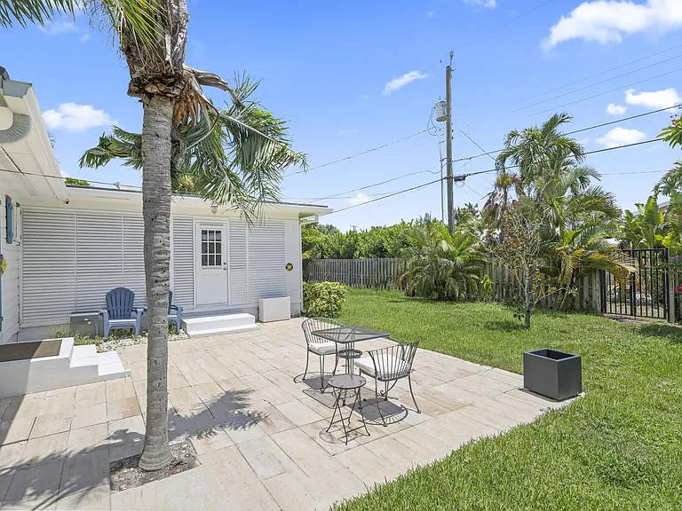 1714 N Palmway — Photo 18