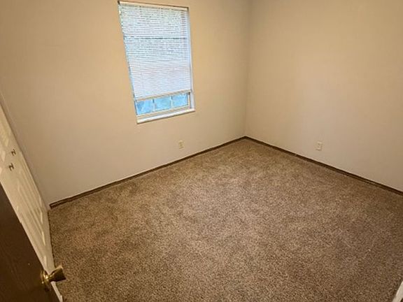 4th image of 2326 Vogel Rd APT E