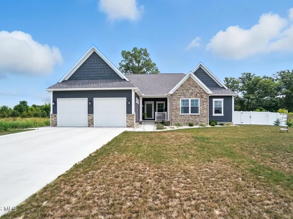 3823 Bearcat Way, Findlay, OH 45840