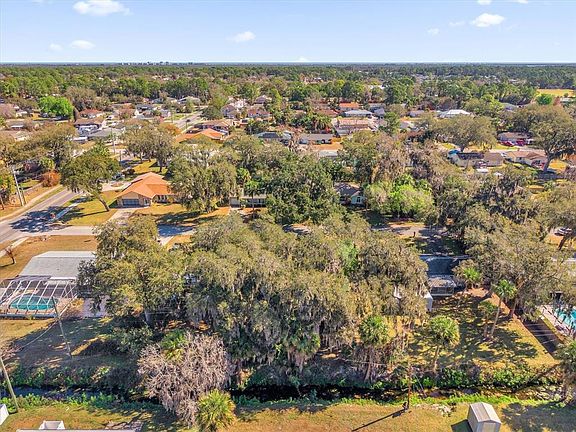 3rd image of 3012 Lime Tree Dr