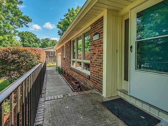 3rd image of 7611 Peacock Dr SW