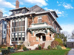 2934 N Shepard Ave, Milwaukee, WI 53211