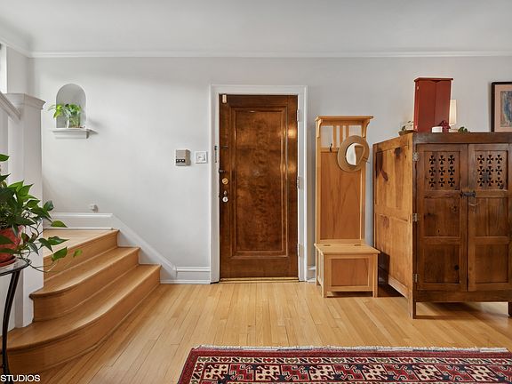 2nd image of 332 Wesley Ave APT 2B