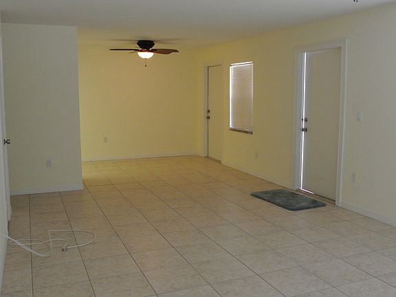 3rd image of 7801 Ridgewood Ave APT 19
