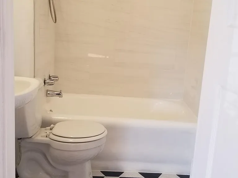126 Norwood Ave — Photo 12