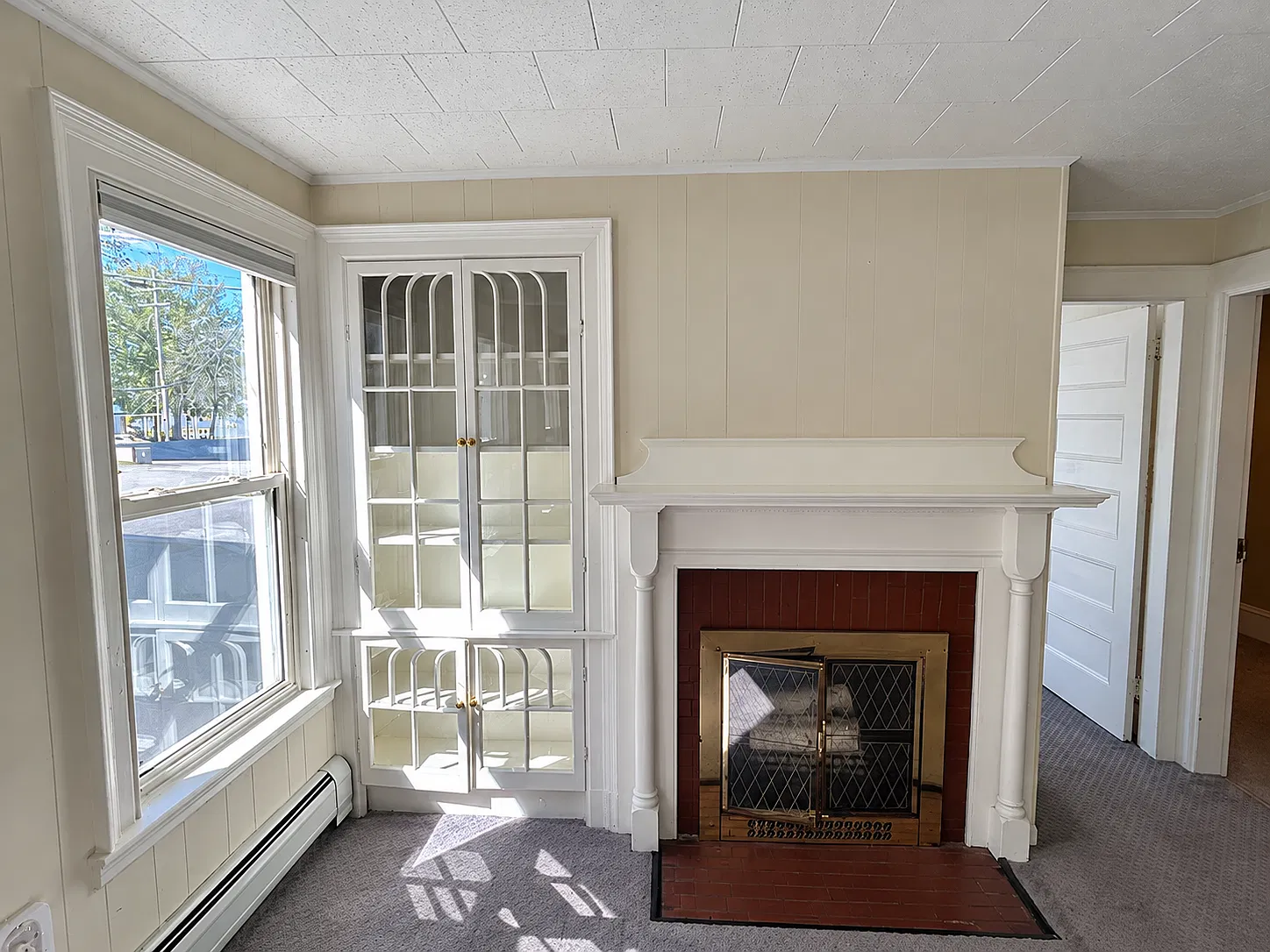 3 bed, $1,900 — Photo 1