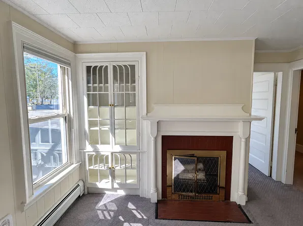 49 Foss St APT 101, Biddeford, ME 04005