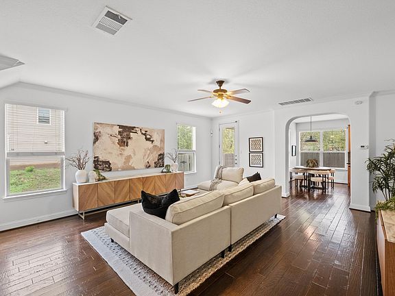 4th image of 2501 Amur Dr