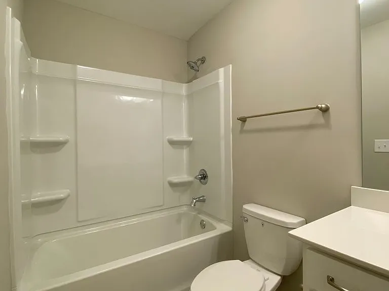 7950 Saint James Dr — Photo 30