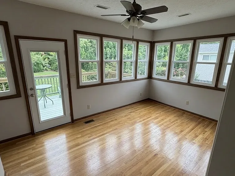 1922 Island Home Ave — Photo 15