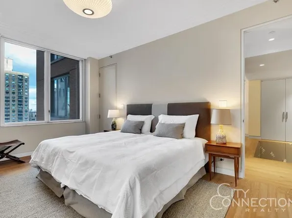 15 West 63rd Street image 5 of 9