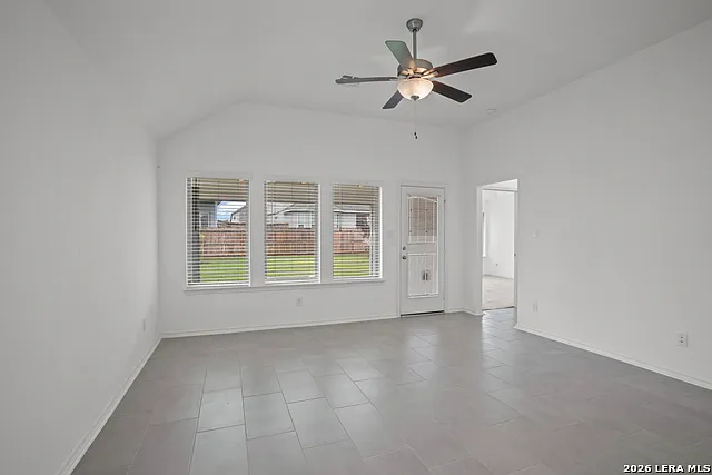 4964 Park Mnr — Photo 13