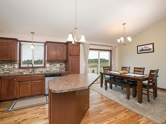 2nd image of 21476 Goldenrod St NW