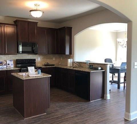 3rd image of 242 Leland Ln #61