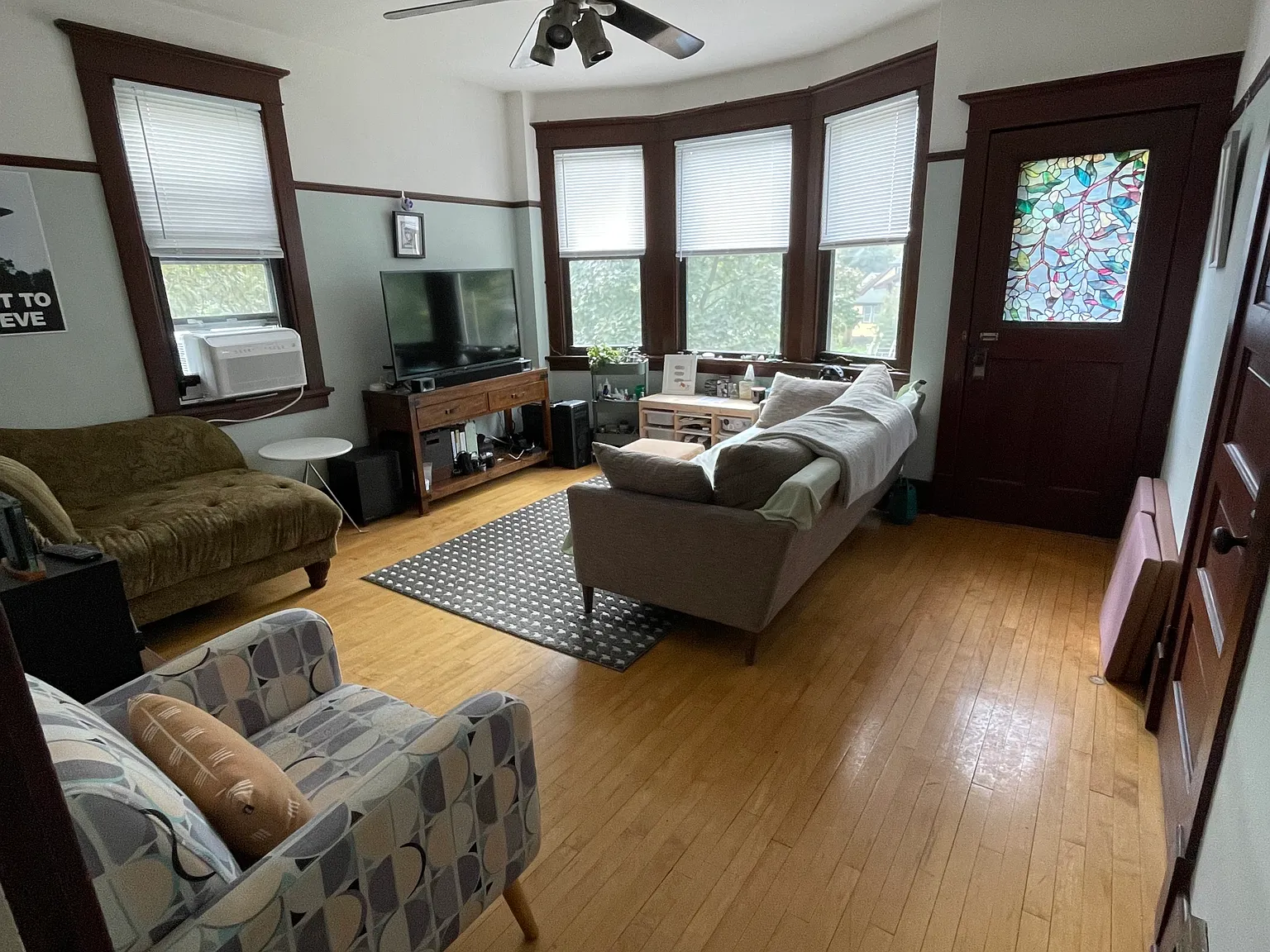 2 bed, 1000 sqft, $1,275 — Photo 4