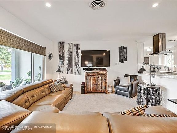 3rd image of 5260 NE 20th Ave