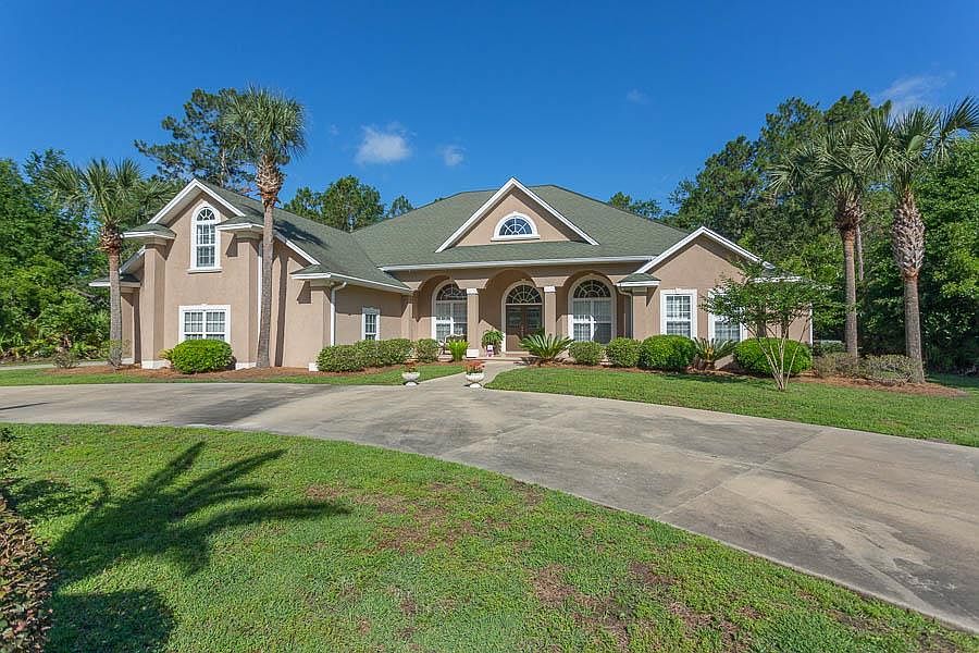 1st image of 102 Serenoa Dr