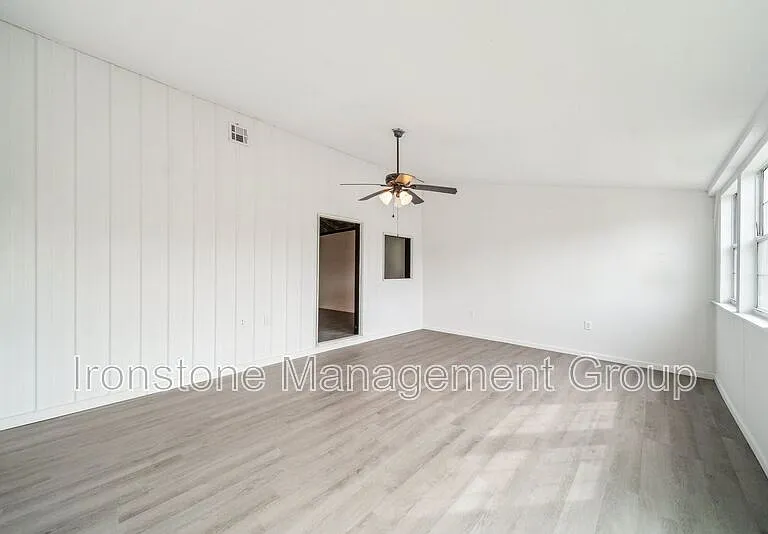 10235 NW 84th Ave #OK — Photo 10
