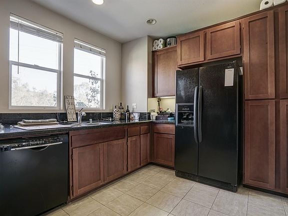 3 Br 3.5 Baths Charming Townhome