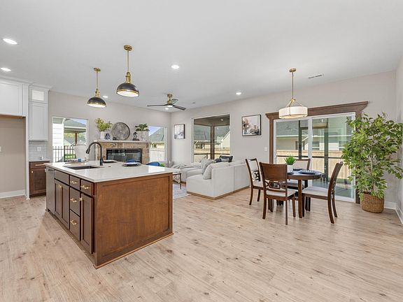 4th image of 734 N Rainbow Lake Ct