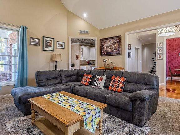 5th image of 1612 Crownridge Ct