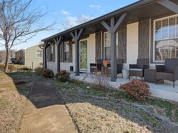 3rd image of 835 Rose Park Dr