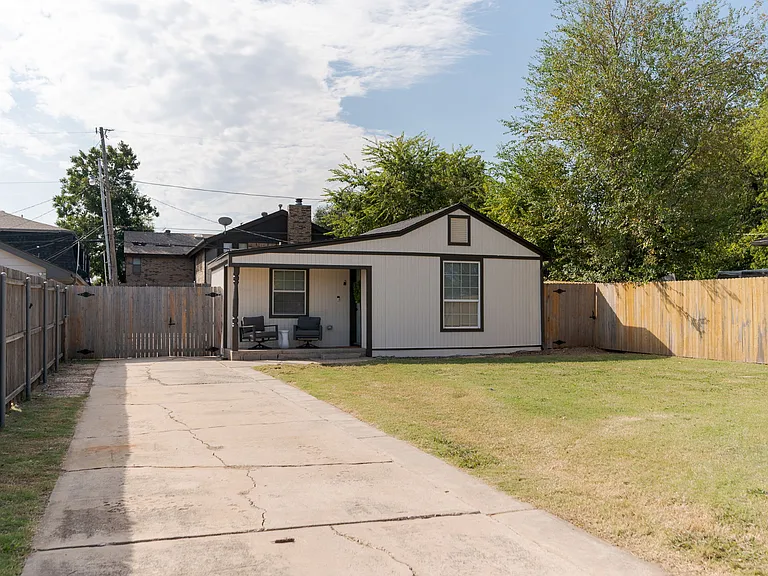 2808 NW 58th St — Photo 16
