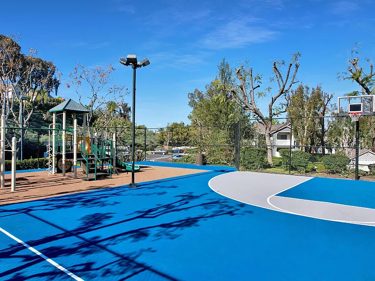 Village Oaks — Photo 31