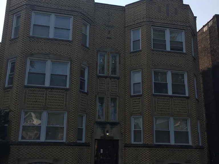 8350 S Maryland Ave #BASEMENT — Photo 2