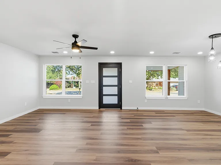 205 Lacewell St — Photo 2