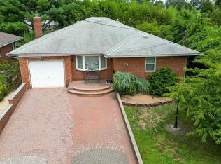 45 Victor St, Valley Stream, NY 11580