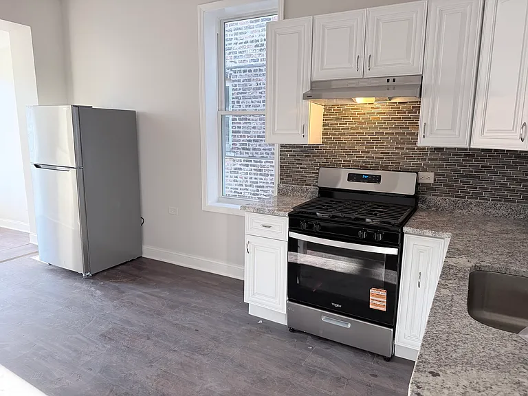 2533 S Drake Ave #2 — Photo 5