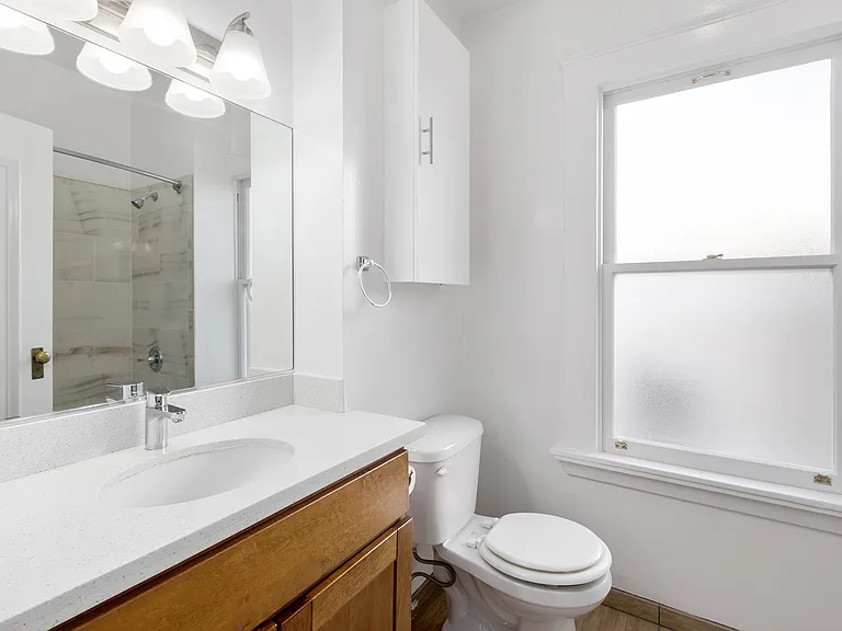 929 Pine Street — Photo 13