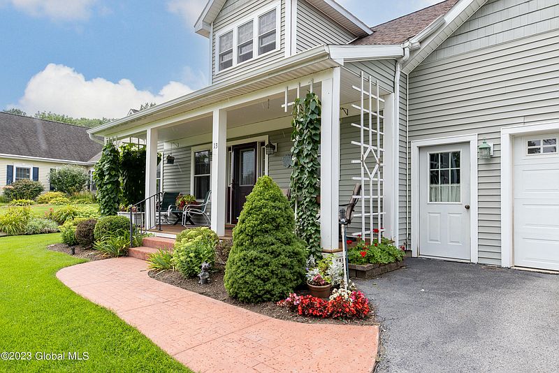 5th image of 13 Woodcrest Drive