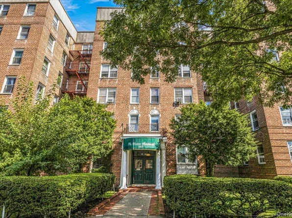 84-55 Daniels Street #2K, Briarwood, NY 11435