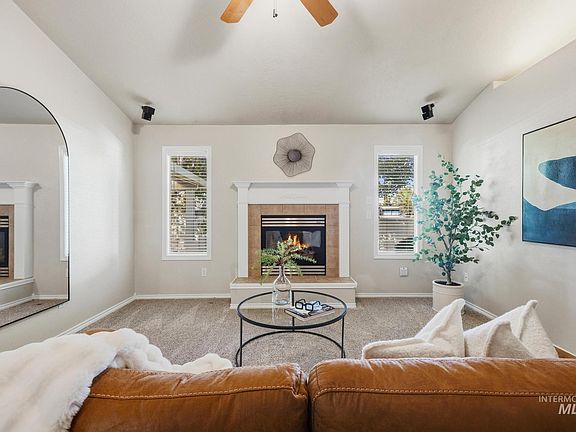 4th image of 11060 W Box Canyon St