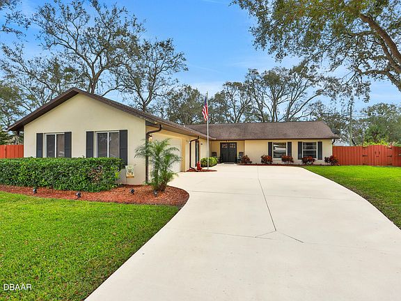 4th image of 686 Tumblebrook Dr
