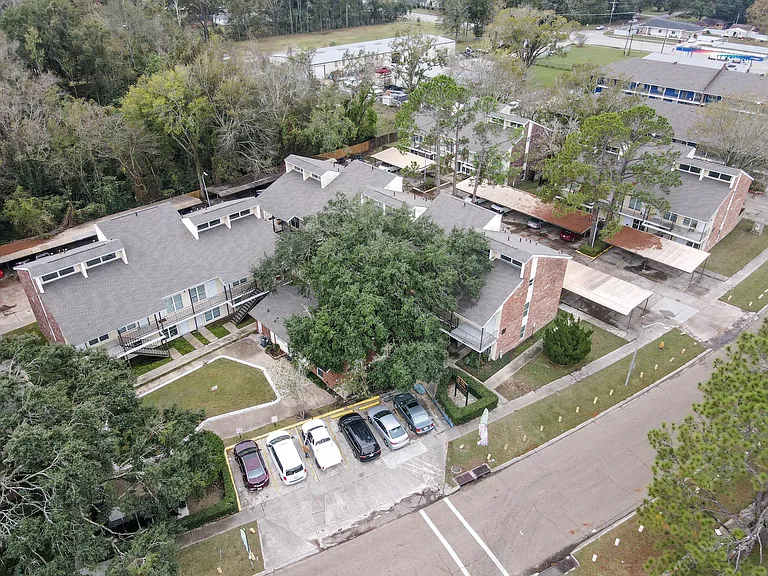 Oak Lane Apartments — Photo 43