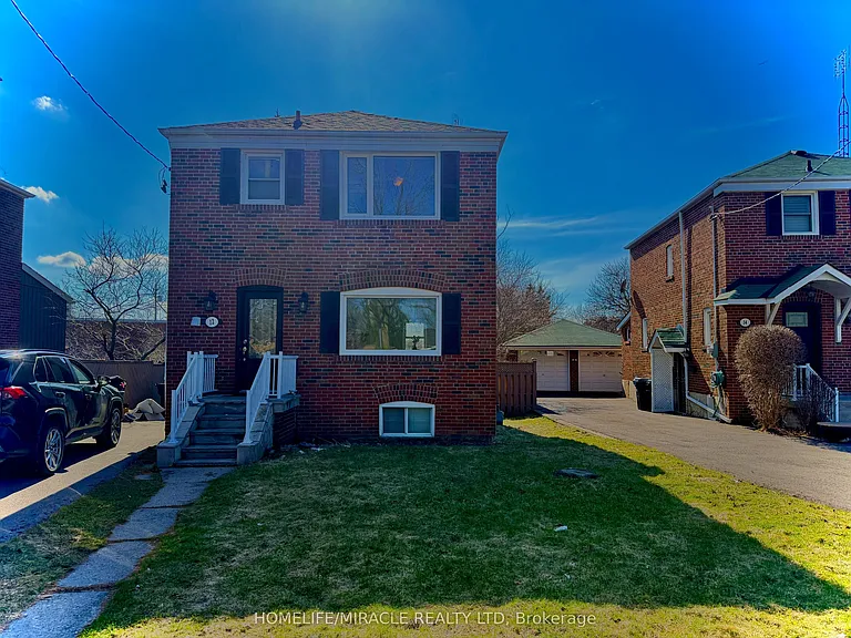 12 Roselm Rd — Photo 1