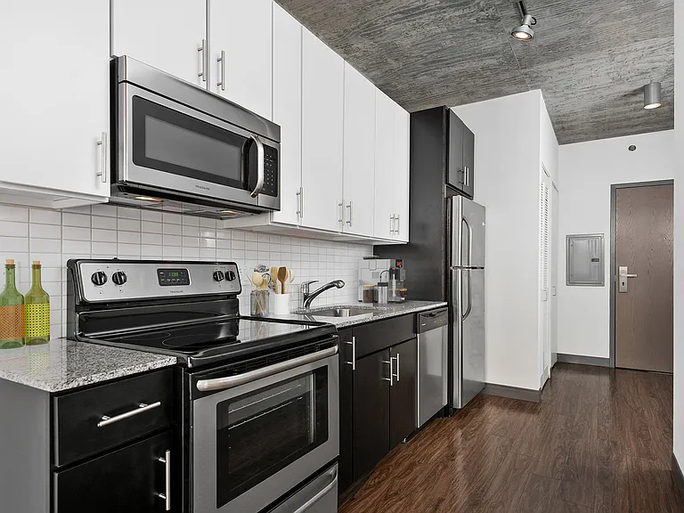 JeffJack Apartments — Photo 9